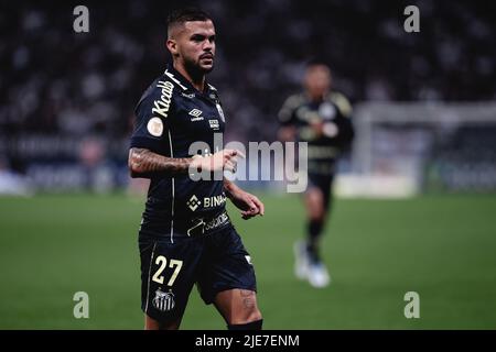 Sao Paulo, Brazil. 25th June, 2022. SP - Sao Paulo - 06/25/2022 - BRAZILIAN A 2022, CORINTHIANS X SANTOS - Auro Santos player during a match against Corinthians at the Arena Corinthians stadium for the Brazilian championship A 2022. Photo: Ettore Chiereguini/AGIF/Sipa USA Credit: Sipa USA/Alamy Live News Stock Photo