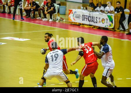 Hyderabad, India. 25th June, 2022. 24th Asian Mens Club League Champion Day 4 of Preliminary round 4 group b match between AL Najma vs AL Kuwait.AL Najma beats Al Kuwait by one margian of goal . Final score AL Najma 30 - Al Kuwait 29. (Photo by Varun Kumar Mukhia/Pacific Press) Credit: Pacific Press Media Production Corp./Alamy Live News Stock Photo