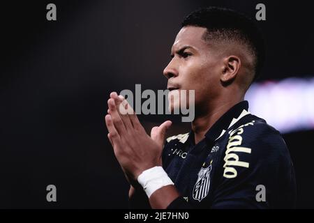 Sao Paulo, Brazil. 25th June, 2022. SP - Sao Paulo - 06/25/2022 - BRAZILIAN A 2022, CORINTHIANS X SANTOS - Angelo Santos player during a match against Corinthians at the Arena Corinthians stadium for the Brazilian championship A 2022. Photo: Ettore Chiereguini/AGIF/Sipa USA Credit: Sipa USA/Alamy Live News Stock Photo