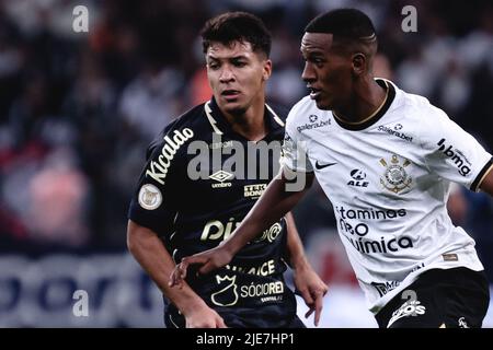 Sao Paulo, Brazil. 25th June, 2022. SP - Sao Paulo - 06/25/2022 - BRAZILIAN A 2022, CORINTHIANS X SANTOS - Robert Corinthians player during a match against Santos at the Arena Corinthians stadium for the Brazilian championship A 2022. Photo: Ettore Chiereguini/AGIF/Sipa USA Credit: Sipa USA/Alamy Live News Stock Photo