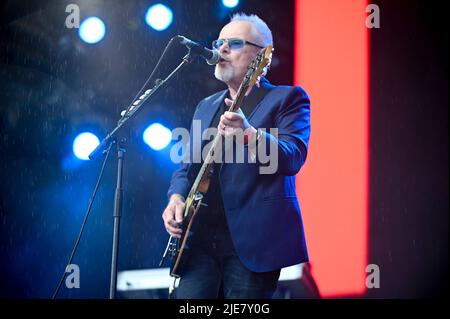 June 25, 2022, Leeds, South Yorkshire, U.K: Nik Kershaw , Performing at Lets Rock Leeds 80s Festival , Uk ,  25.06.2022 (Credit Image: © Robin Burns/ZUMA Press Wire) Stock Photo