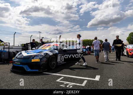 10 PIGUET Julien, VARUTTI Alban, AVR-AVVATAR, Porsche 718 Cayman GT4 RS Clubsport, on the grid during the 3rd round of the Championnat de France FFSA GT 2022, from June 24 to 26 on the Circuit d’Albi in Albi, France - Photo Damien Doumergue / DPPI Stock Photo