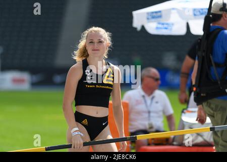 Chiara Sistermann (TSV Graefelfing) during the pole vault final during