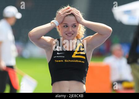 Chiara Sistermann (TSV Graefelfing) during the pole vault final during