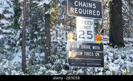Chains snow tires required sign hi-res stock photography and