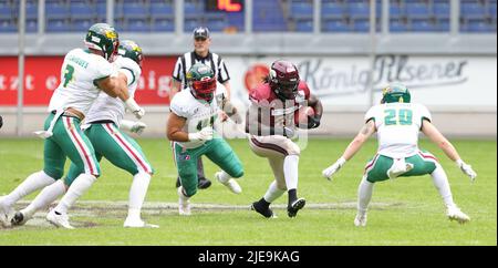 Duisburg, Deutschland. 26th June, 2022. firo : 06/26/2022, American Football,  EFL Season 2022, European League of Football, Rhein Fire Dusseldorf -  Barcelona Dragons Timothy KNUTTEL, Rhein Fire duels Credit: dpa/Alamy Live  News Stock Photo - Alamy