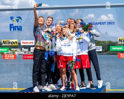 Budapest, Hungary. 26th June, 2022. Germany, BOY Lea, KLEMET Oliver, BECK Leonie, WELLBROCK Florian, Gold Medal, HUN Hungary, ROHACS Reka, OLASZ Anna, BETLEHEM David, RASOVSZKY Kristof, Silver Medal, Italy, TADDEUCCI Ginevra, GABBRIELLESCHI Giulia, ACERENZA Domenico, PALTRINIERI Gregorio, Bronze Medal4x1500m Mixed Relay Final Open Water Swimming FINA 19th World Championships Budapest 2022 Budapest, Lupa Lake 26/06/22 Photo Giorgio Scala/Deepbluemedia/Insidefoto Credit: insidefoto srl/Alamy Live News Stock Photo