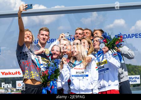 Budapest, Hungary. 26th June, 2022. Germany, BOY Lea, KLEMET Oliver, BECK Leonie, WELLBROCK Florian, Gold Medal, HUN Hungary, ROHACS Reka, OLASZ Anna, BETLEHEM David, RASOVSZKY Kristof, Silver Medal, Italy, TADDEUCCI Ginevra, GABBRIELLESCHI Giulia, ACERENZA Domenico, PALTRINIERI Gregorio, Bronze Medal4x1500m Mixed Relay Final Open Water Swimming FINA 19th World Championships Budapest 2022 Budapest, Lupa Lake 26/06/22 Photo Giorgio Scala/Deepbluemedia/Insidefoto Credit: insidefoto srl/Alamy Live News Stock Photo