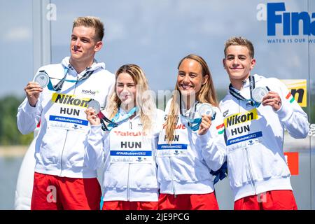 Budapest, Hungary. 26th June, 2022. HUN Hungary, ROHACS Reka, OLASZ Anna, BETLEHEM David, RASOVSZKY Kristof, Silver Medal4x1500m Mixed Relay Final Open Water Swimming FINA 19th World Championships Budapest 2022 Budapest, Lupa Lake 26/06/22 Photo Giorgio Scala/Deepbluemedia/Insidefoto Credit: insidefoto srl/Alamy Live News Stock Photo