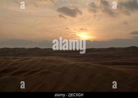 Late evening walk in the Wahiba desert, Oman Stock Photo