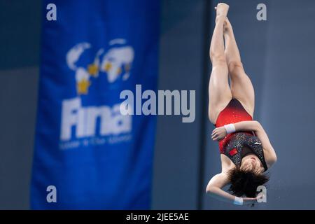Budapest, Hungary. 26th June, 2022. Chen Yuxi of China competes during the Women's 10m Platform semifinal of Diving at the 19th FINA World Championships in Budapest, Hungary, June 26, 2022. Credit: Attila Volgyi/Xinhua/Alamy Live News Stock Photo