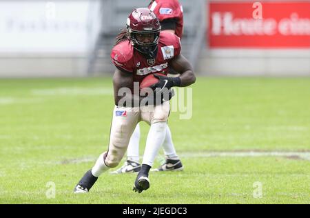 Duisburg, Deutschland. 26th June, 2022. firo : 06/26/2022, American Football,  EFL Season 2022, European League of Football, Rhein Fire Dusseldorf -  Barcelona Dragons Timothy KNUTTEL, Rhein Fire duels Credit: dpa/Alamy Live  News Stock Photo - Alamy