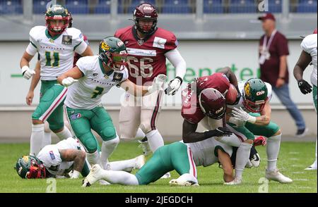 Duisburg, Deutschland. 26th June, 2022. firo : 06/26/2022, American Football,  EFL Season 2022, European League of Football, Rhein Fire Dusseldorf -  Barcelona Dragons Timothy KNUTTEL, Rhein Fire duels Credit: dpa/Alamy Live  News Stock Photo - Alamy