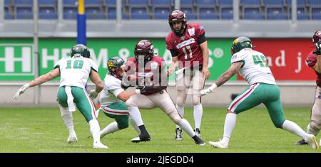 Duisburg, Deutschland. 26th June, 2022. firo : 06/26/2022, American Football,  EFL Season 2022, European League of Football, Rhein Fire Dusseldorf -  Barcelona Dragons Timothy KNUTTEL, Rhein Fire duels Credit: dpa/Alamy Live  News Stock Photo - Alamy