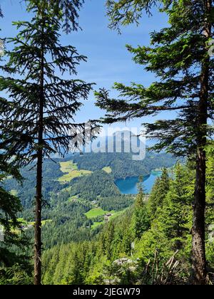 Wilder Kaiser mountain seen from Gschwendt, Kaiserwinkel, Tyrol ...