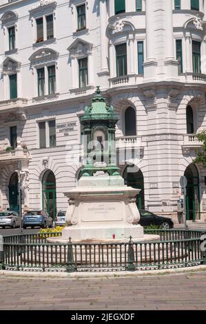 Memorial to Count Lajos Batthyány de Németújvár (10 February 1807 – 6 October 1849) was the first Prime Minister of Hungary. He was born in Pozsony (m Stock Photo