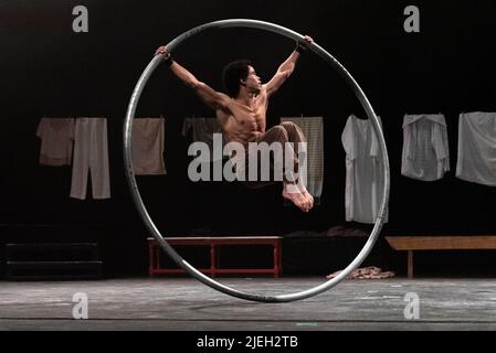 Jacobus Claassen from the Zip Zap Circus performs in the show Moya at the National Arts Festival Makhanda, South Africa 25 June 2022. Stock Photo