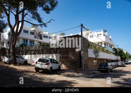 Portocolom, Spain. 25th June, 2022. View of the building of the new Barefoot Hotel at the harbor, which actor and director Schweiger will open in early July 2022. Credit: Ingo Wohlfeil/dpa/Alamy Live News Stock Photo