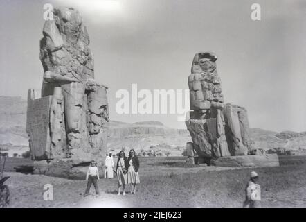 Egypt Luxor Upper Egypt Antiquities 1948 1940s B&W photos of Western tourists visiting historic sites Colossi of memnon, valley of kings Stock Photo
