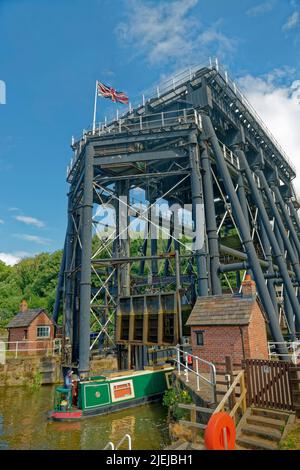 The Anderton Boat lift at Anderton near Northwich in Cheshire, England transfers boats & barges between the River Weaver and the Trent & Mersey canal. Stock Photo
