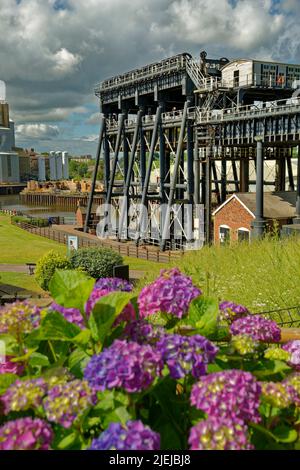 The Anderton Boat lift at Anderton near Northwich in Cheshire, England transfers boats & barges between the River Weaver and the Trent & Mersey canal. Stock Photo