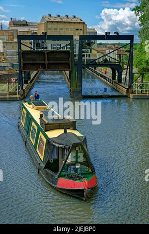 The Anderton Boat lift at Anderton near Northwich in Cheshire, England transfers boats & barges between the River Weaver and the Trent & Mersey canal. Stock Photo