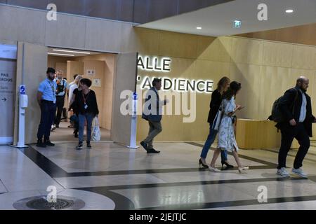 Paris, France. 27th June, 2022. Adjournment hearing at the Paris' criminal court during the trial of the November 2015 attacks that saw 130 people killed at the Stade de France in Saint-Denis, bars, restaurants and the Bataclan concert hall in Paris. The end of a lengthy hearing, after ten months of debates. In the trial of the attacks of November 13, the criminal court of Paris left to deliberate after having given the floor one last time to the defendants on June 27, 2022.  Photo byPatrice Pierrot/ABACAPRESS. Credit: Abaca Press/Alamy Live News Stock Photo