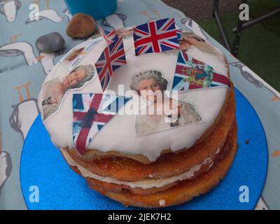 A Platinum Jubilee tea party in a beach hut in Hove, Brighton Stock Photo