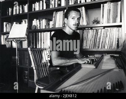 1983 posed portrait of jazz pianist composer Keith Jarrett playing the harpsichord in his Pennsylvania home Stock Photo
