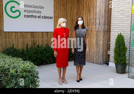 Madrid, Spain. 27th June, 2022. Queen Letizia of Spain (R) and U.S. First Lady Jill Baiden (L) visit the Cancer Association (AECC) in Madrid. Credit: SOPA Images Limited/Alamy Live News Stock Photo