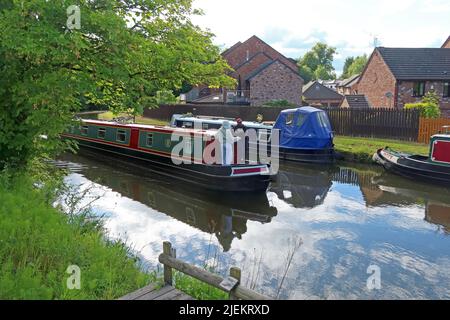 Bridgewater Canal at Grappenhall, South Warrington, Cheshire, England, UK, WA4 2YG Stock Photo