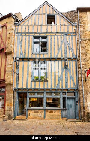 Traditional half-timbered houses along Grande Rue in Cite Plantagenet, Le Mans. Pays de la Loire, France. Stock Photo