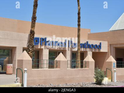 Las Vegas, NV, USA. 27th June, 2022. View of Planned Parenthood office in Nevada as it is expecting to see a high number of patients from nearby States that might after the Supreme Court's decision to overturn Roe V Wade in Las Vegas, Nevada, on June 27, 2022. Credit: Dee Cee Carter/Media Punch/Alamy Live News Stock Photo