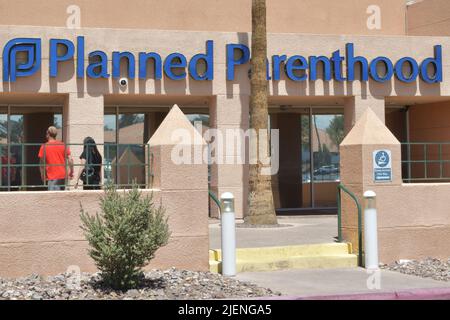 Las Vegas, NV, USA. 27th June, 2022. View of Planned Parenthood office in Nevada as it is expecting to see a high number of patients from nearby States that might after the Supreme Court's decision to overturn Roe V Wade in Las Vegas, Nevada, on June 27, 2022. Credit: Dee Cee Carter/Media Punch/Alamy Live News Stock Photo