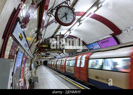 A Northern Line train leaving Hampstead Tube Station Stock Photo