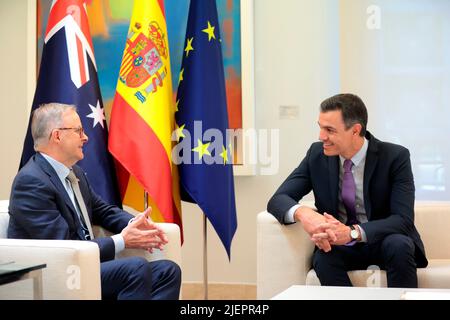 Madrid, Spain, 28.06.2022.- President of the Government Spanish Pedro Sánchez, receives the Prime Minister of Australia, Anthony Albanese, at the Palacio de La Moncloa within the activities of the NATO Summit that takes place in Madrid, Spain from June 28 to 30, 2022. Photo: Juan Carlos Rojas Credit: dpa picture alliance/Alamy Live News Stock Photo