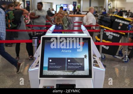 Delta Air Lines Check In kiosks at Hartsfield-Jackson Atlanta ...