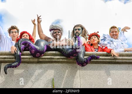 London, UK. 28th June, 2022. (NO EMBARGO for print use, EMBARGOED for online use until 11.30am Wed 29th). The performers pose by the River Thames. Parody musical 'Unfortunate: The Untold Story of Ursula the Sea Witch' runs at Underbelly Festival Earls Court until 16 July starring Elliotte Williams- N'Dure as Ursula, Miracle Chance as Ariel, Jack Gray as Scuttle, Jamie Mawson as Eric, Allie Munroas Sebastian, George Whitty as Triton. Credit: Imageplotter/Alamy Live News Stock Photo