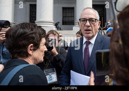 Ghislaine Maxwell's brother Kevin Maxwell addresses the press outside