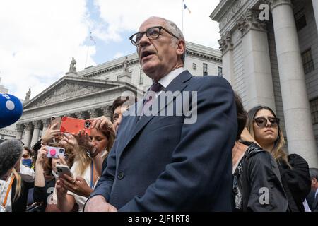 Ghislaine Maxwell's brother Kevin Maxwell addresses the press outside
