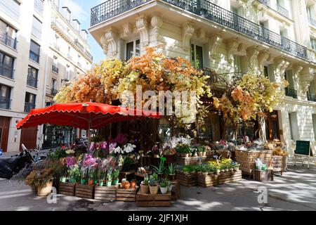 Paris, France-June 27 , 2022 : Deschamps Paris is a top wedding florist, based in 16th district of Paris at Niel avenue. Stock Photo