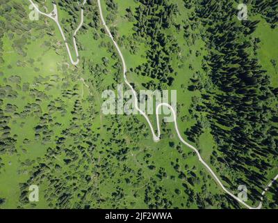 Yining. 28th June, 2022. Aerial photo taken on June 28, 2022 shows a view of Narat scenic spot in Xinyuan County, northwest China's Xinjiang Uygur Autonomous Region. Credit: Hao Jianwei/Xinhua/Alamy Live News Stock Photo