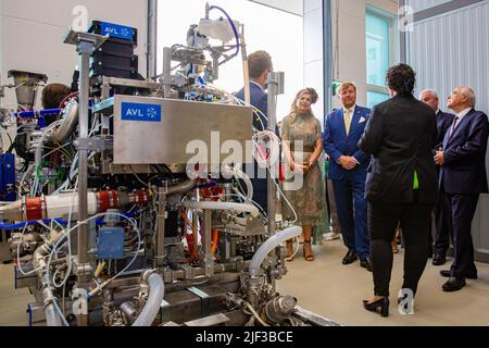 Austria, 29/06/2022, 2022-06-29 11:12:13 GRAZ - King Willem-Alexander and Queen Maxima are given a tour by CEO Helmut List of the family business AVL, where discussions were held about making motorized transport more sustainable, innovations in e-mobility, autonomous driving, hydrogen applications and battery technology. In Graz, the royal couple concludes the three-day state visit to Austria. ANP POOL WESLEY DE WIT netherlands out - belgium out Credit: ANP/Alamy Live News Stock Photo