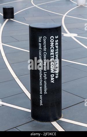 3 September 1978 Concrete Cow Day pillar at The Milton Keynes Rose in Campbell Park at Milton Keynes, Buckinghamshire, UK in June Stock Photo