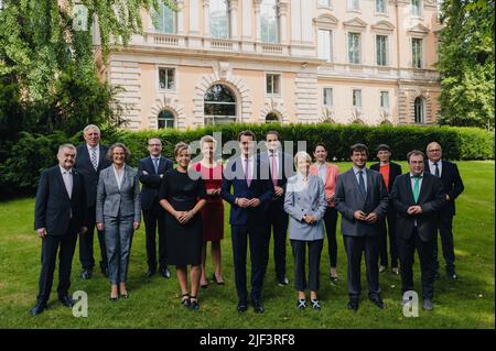 29 June 2022, North Rhine-Westphalia, Duesseldorf: The new state cabinet for North Rhine-Westphalia stands together for a group photo in front of the Ständehaus. From left to right: Herbert Reul (CDU), Minister of the Interior, Karl-Josef Laumann (CDU), Minister of Labor, Health and Social Affairs, Ina Scharrenbach (CDU), Minister of Home Affairs, Municipal Affairs, Construction and Digitalization, Benjamin Limbach (Alliance 90/The Greens), Minister of Justice, Mona Neubaur (Bündnis 90/Die Grünen), Minister for Economic Affairs, Industry, Climate Protection and Energy, Ina Brandes (CDU), Minis Stock Photo