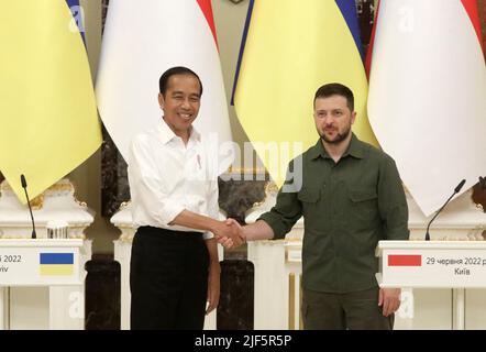 Kyiv, Ukraine, June 29, 2022, Presidents of Ukraine Volodymyr Zelenskyy (R) and Indonesia Joko Widodo are seen during a joint briefing in Kyiv, capital of Ukraine, June 29, 2022. Photo by Volodymyr Tarasov/Ukrinform/ABACAPRESS.COM Stock Photo