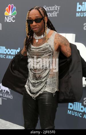 LOS ANGELES - MAY 15: Ty Dolla $ign, Girlfriend at the 2022