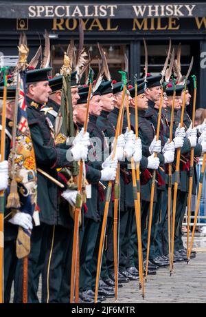 The Royal Company of Archers, a ceremonial unit that serves as the Sovereign's Bodyguard, outside St Giles' Cathedral, Edinburgh, for the Order of the Thistle Service. Picture date: Thursday June 30, 2022. Stock Photo