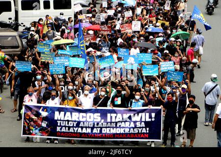 Philippines. 30th June, 2022. Various militants group gathered to show their disappointments for the next Philippine presidents during their protest at Plaza Miranda while the son of Dictator Ferdinand “Bong-Bong Marcos Jr. took his oath taking as the 17th President of the Philippines at National Museum of Fine Arts in Manila City few kilometers from the protesters on June 30, 2022. (Photo by Gregorio B. Dantes Jr./Pacific Press) Credit: Pacific Press Media Production Corp./Alamy Live News Stock Photo