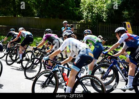 Women's Tour Race Stage six coming in to the village of Hook Norton Oxfordshire England uk. Cotswolds Melvin Green11/06/2022. Stock Photo